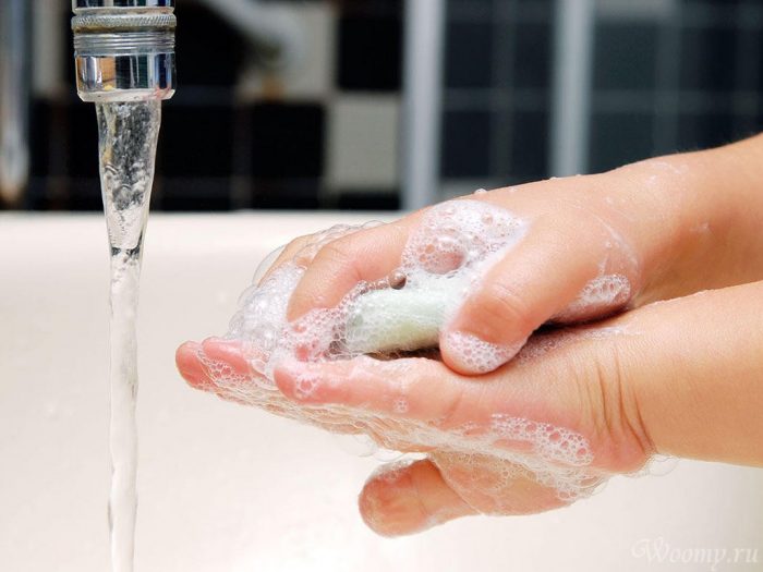 мытье рук с мылом